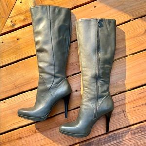 Smokin’ Hot Nine West Stiletto boots in grey-green leather
